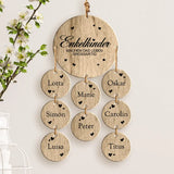 Personalisierte Wanddeko für Oma und Opa – 8 Enkelkindernamen auf runden Holzscheiben - graviert von Love & Faith