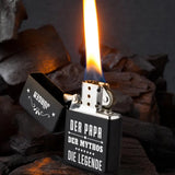 Schwarzes Benzinfeuerzeug mit Namensgravur und Papa, Mythos, Legende Spruch personalisiert zum Vatertag von Love & Faith