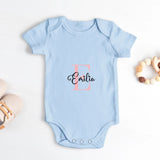 hellblau kurzarm Babybody personalisierbar mit Namen - gefertigt con Love & Faith