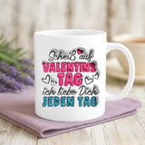 Weiße Tasse mit personalisiertem Spruch und Namen – individuelle Geschenkidee von Love & Faith