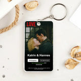 Transparenter Acrylschlüsselanhänger mit Foto und Euch Als Liebesfilm - 5,4cm x 8,6cm personalisiertes Geschenk gefertigt von Love & Faith