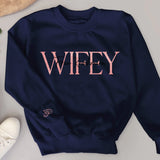 Wifey - Personalisierter Sweater für Paare zur Hochzeit
