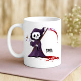 Weiße Tasse mit "Kaffee, weil nicht jeder Morgen mit Mord beginnen kann" Spruch und personalisiertem Namen originelle Geschenkidee von Love & Faith