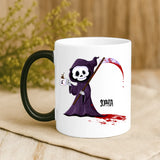 Magic Mug Tasse mit Thermofarbwechsel mit "Kaffee, weil nicht jeder Morgen mit Mord beginnen kann" Spruch und personalisiertem Namen originelle Geschenkidee von Love & Faith