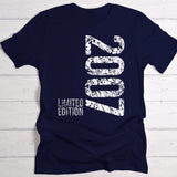 Personalisiertes T-Shirt mit Geburtstag mit Limited Edition in navyblau mit eigenem Design gedruckt von Love & Faith