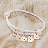 creme Lederarmband mit Gravur von rose Herzanhängern personalisierte Geschenkidee von Love & Faith