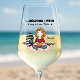 Personalisiertes Weinglas für Leseratten mit Clipart und Name von Love & Faith