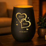 Personalisiertes Windlicht für Paare mit verschiedenen Motiven schwarz-gold von Love & Faith