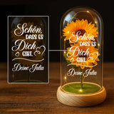 Ewige Sonnenblume "Schön, dass es dich gibt" in der Glaskuppel mit LED Licht personalisiert von Love & Faith