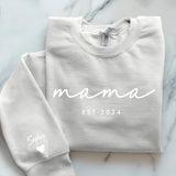 weißer Pullover personalisierbar Mama Slogan mit Kindernamen - gefertigt von Love & Faith