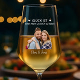 Personalisiertes Weinglas als Fotogeschenk für Paare zum Jahrestag von Love & Faith