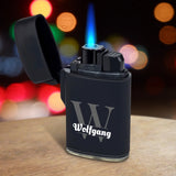 Sturmfeuerzeug personalisiert mit Name und Initial in edlem Stil als Geschenkidee von Love & Faith