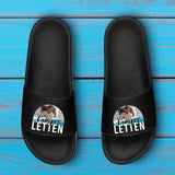 Schwarze Badeschlappen mit Camperletten mit eigenem Namen fürs Camping personalisiert mit Love & Faith