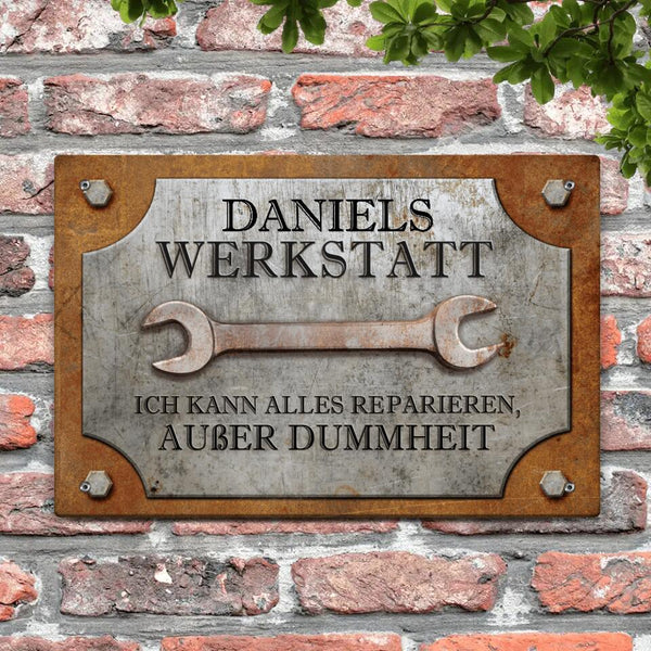 Personalisierbares Werkstattschild mit eigenem Namen als Geschenk gestalten von Love & Faith