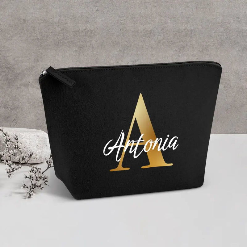 3 Liter schwarze Filz Kosmetiktasche mit Initial und Namen personalisiert mit Love & Faith