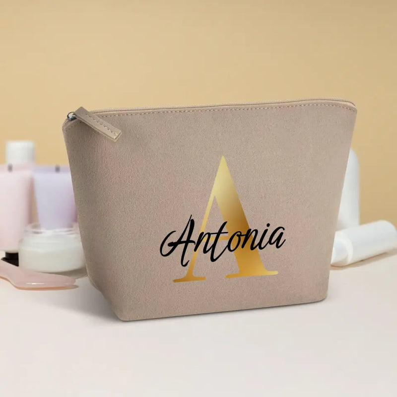 3 Liter beige Filz Kosmetiktasche mit Initial und Namen personalisiert mit Love & Faith
