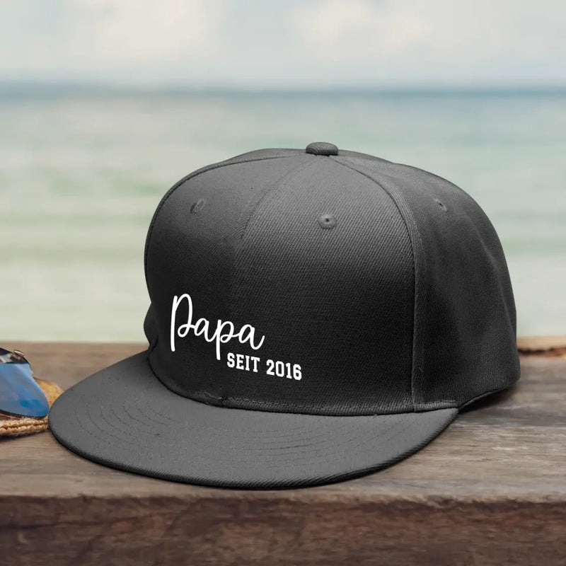 schwarze Snapback Cap für Papa personalisiert von Love & Faith