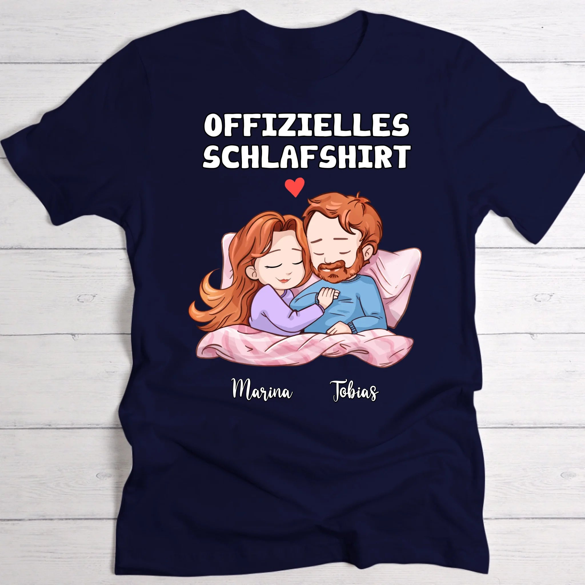 Offizielles Schlafshirt in dunkelblau Geschenk für Paare mit personalisierter Illustration von Love & Faith