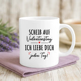 Weiße Tasse mit personalisiertem Spruch und Namen – individuelle Geschenkidee von Love & Faith