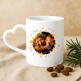 Weiße Tasse mit Herzhenkel und personalisiertem Namen – romantische Geschenkidee von Love & Faith