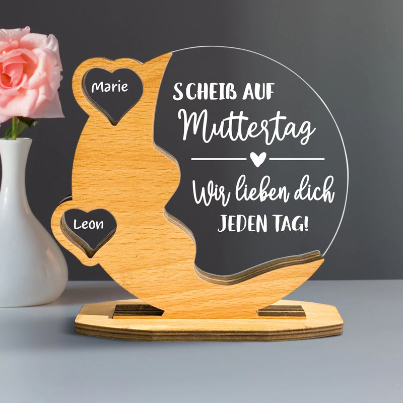 Personalisierter, herzförmiger Holzaufsteller mit 2 Namen und Spruch für Muttertag von Love & Faith