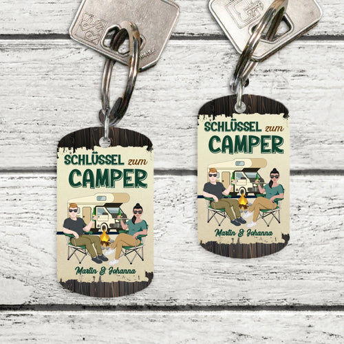 Camping Metall-Schlüsselanhänger "Schlüssel zum Camper" mit personalisierbaren Personen und Namen gedruckt von Love & Faith