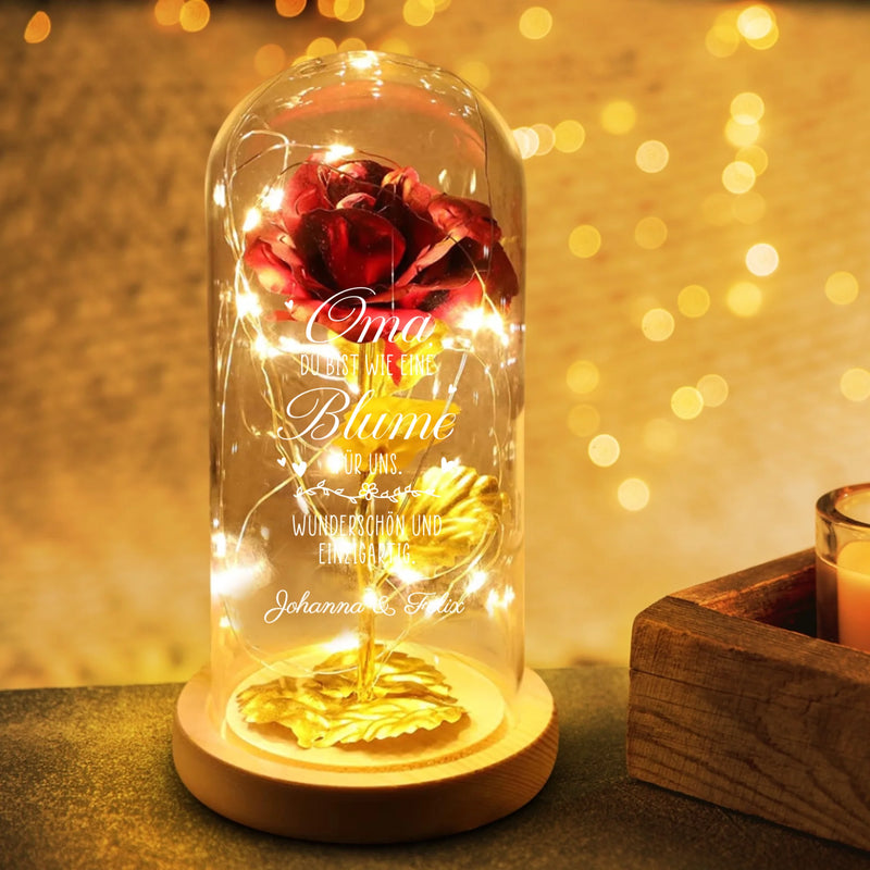 Ewige Rose "Oma" in der Glaskuppel mit LED Licht personalisiert als Geschenk für Oma von Love & Faith