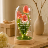 Ewige Tulpe "Familie ist die Heimat des Herzens" bis 13 Namen graviert  auf die Glaskuppel mit LED Licht personalisiert als Geschenk für Familie von Love & Faith
