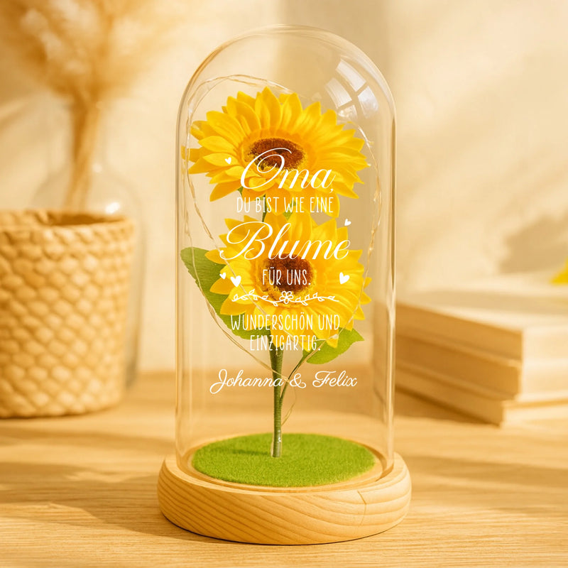 Ewige Sonnenblume "Oma" in der Glaskuppel mit LED Licht personalisiert als Geschenk für Oma von Love & Faith
