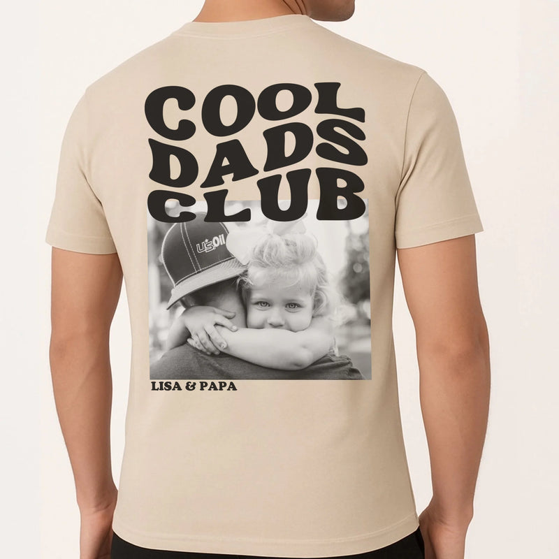 Beiges Cool Dads Club T-Shirt mit Rückendruck mit Foto personalisieren von Love & Faith