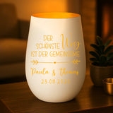 weißes Windlicht gold graviert mit "Der schönste Weg ist der gemeinsame" mit Namen und Jahrestag zum Hochzeitstag personalisiert von Love & Faith