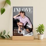 Personalisierter Acrylaufsteller 20x30cm im Magazin Cover Look mit Fotoupload