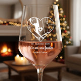 Weinglas mit Landkarte und Koordinaten für Jahrestagsgeschenk personalisieren mit Love & Faith