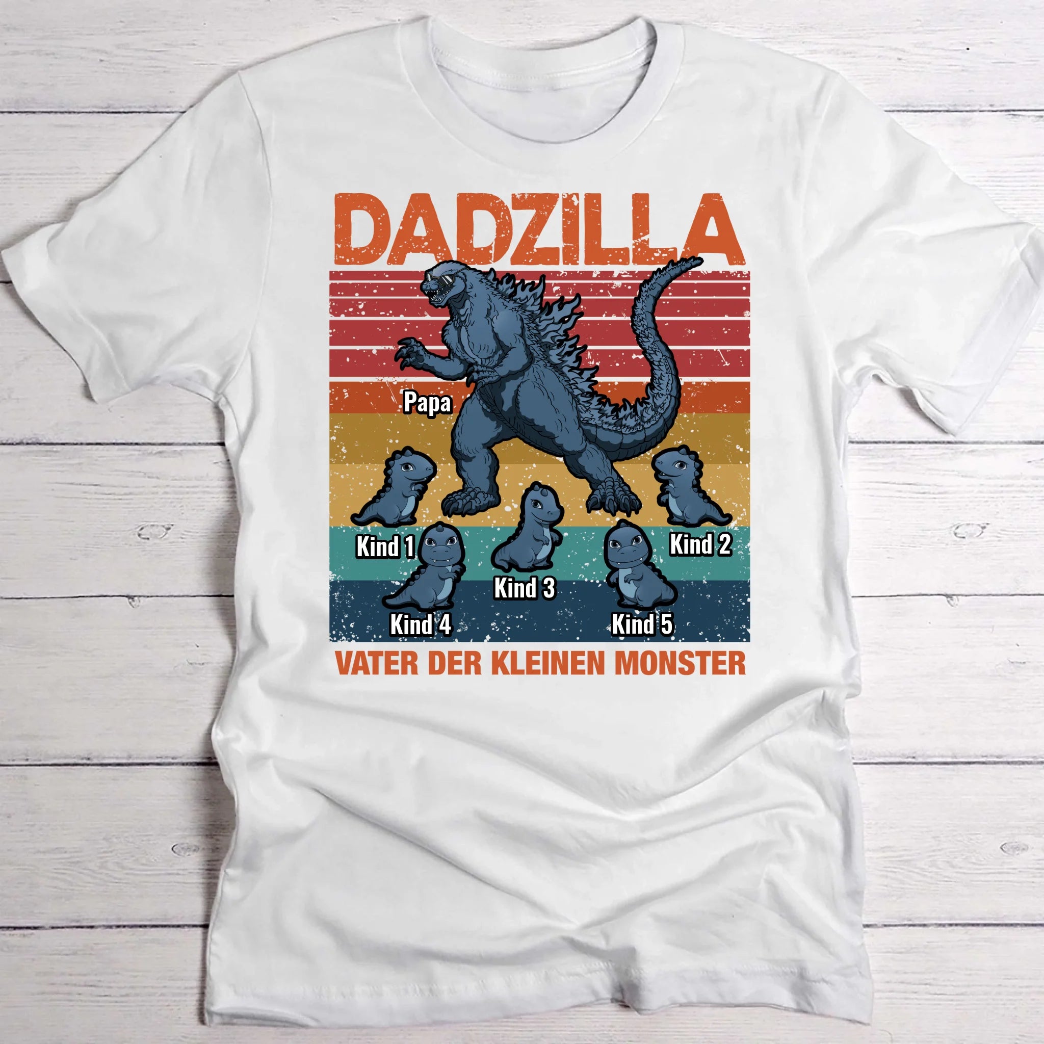 Dadzilla – personalisiertes Eltern-T-Shirt mit Namen, Geschenk für Papa zum Vatertag von Love & Faith