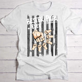 Weißes T-Shirt zum Vatertag mit "Bester Papa Ever" Spruch und Kindernamen mit Fistbump personalisiert von Love & Faith