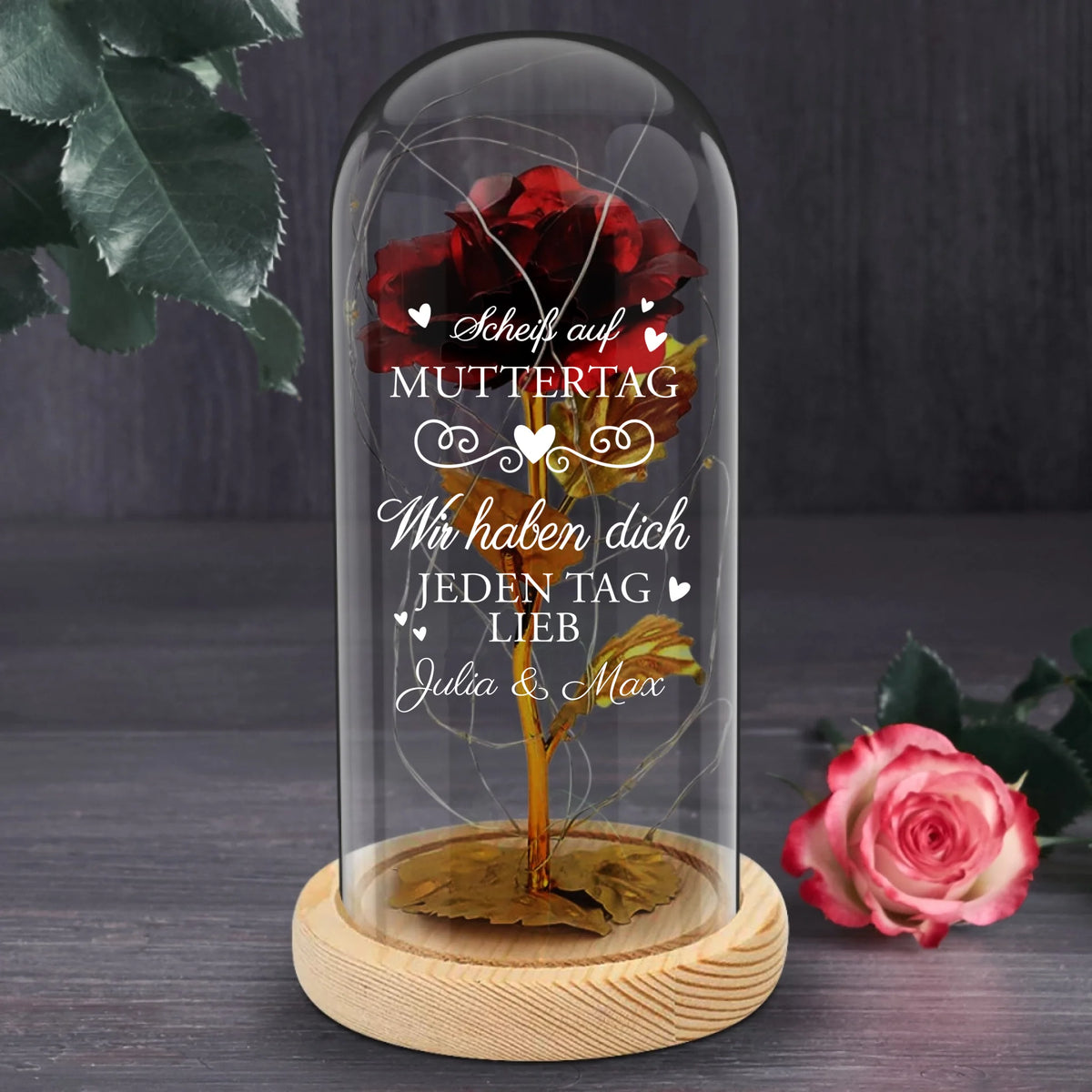 Personalisierte Ewige Rose in der Glaskuppel mit LED Licht personalisiert mit Namen zum Muttertag von Love & Faith